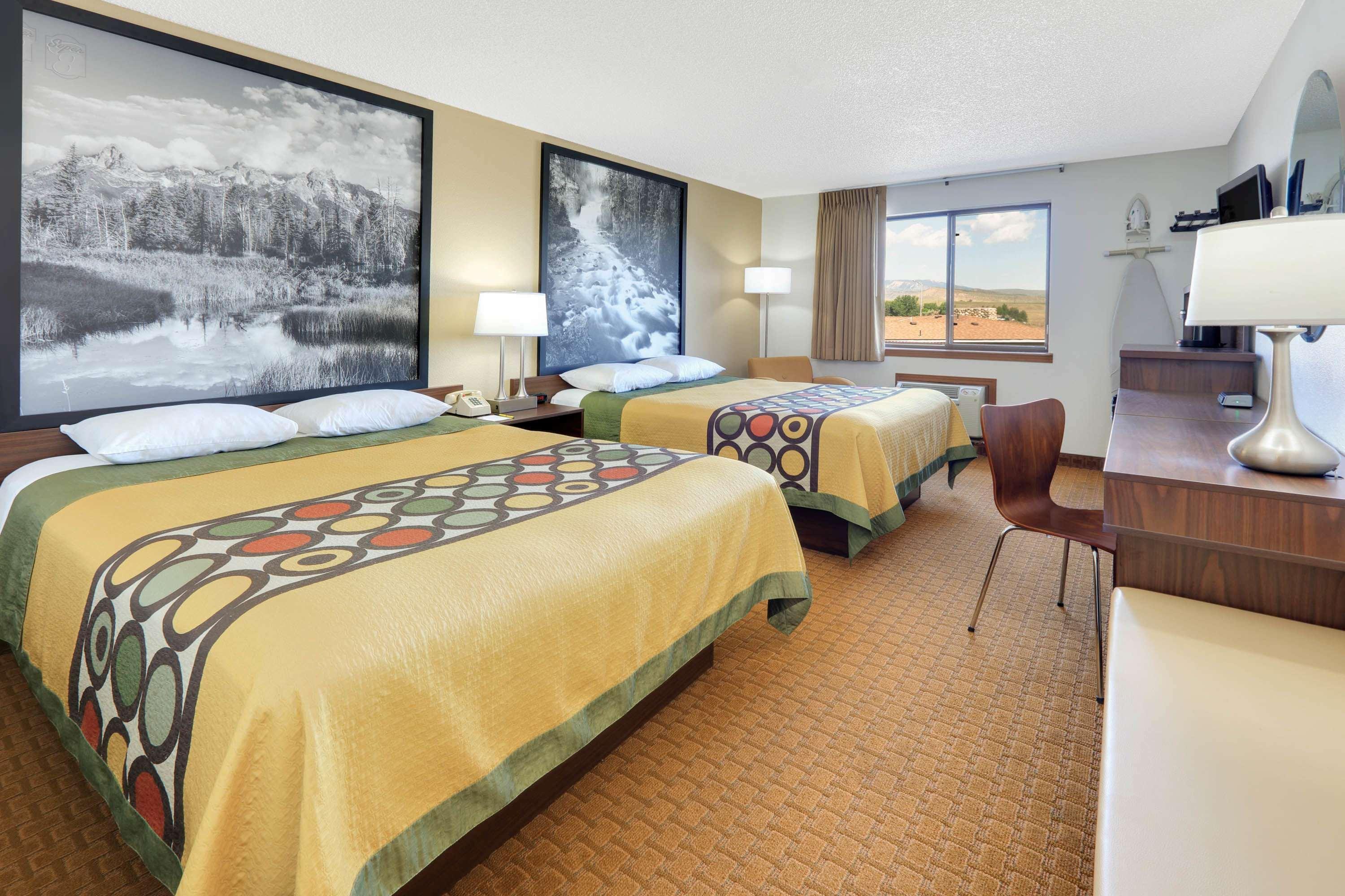 Hotel Super 8 By Wyndham Cody Exterior foto