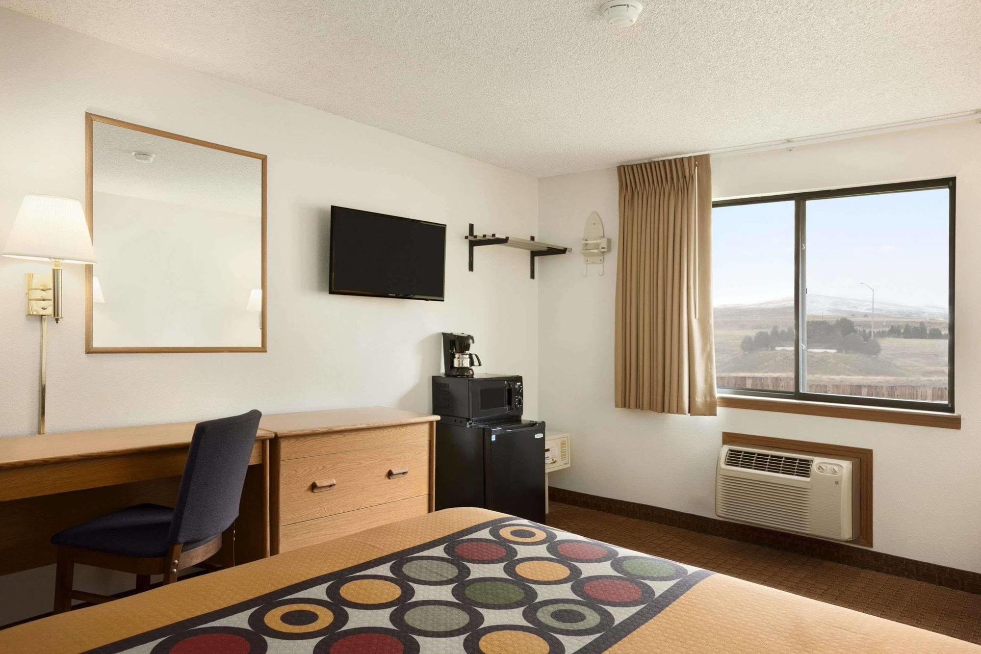 Hotel Super 8 By Wyndham Cody Exterior foto