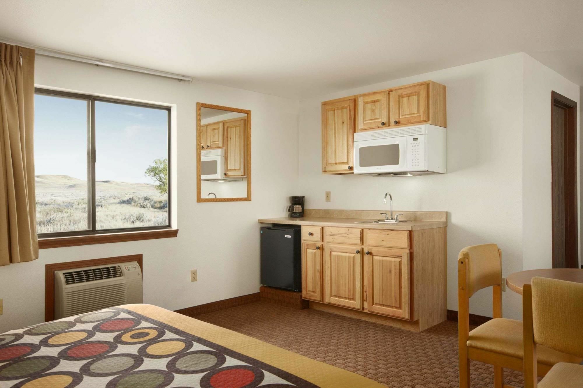 Hotel Super 8 By Wyndham Cody Exterior foto