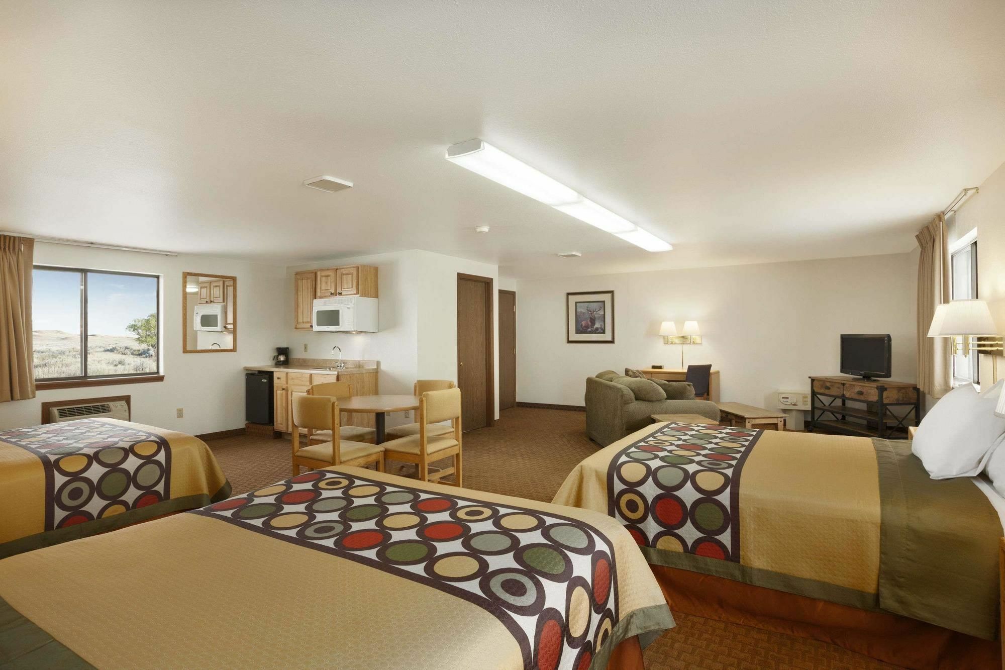 Hotel Super 8 By Wyndham Cody Exterior foto